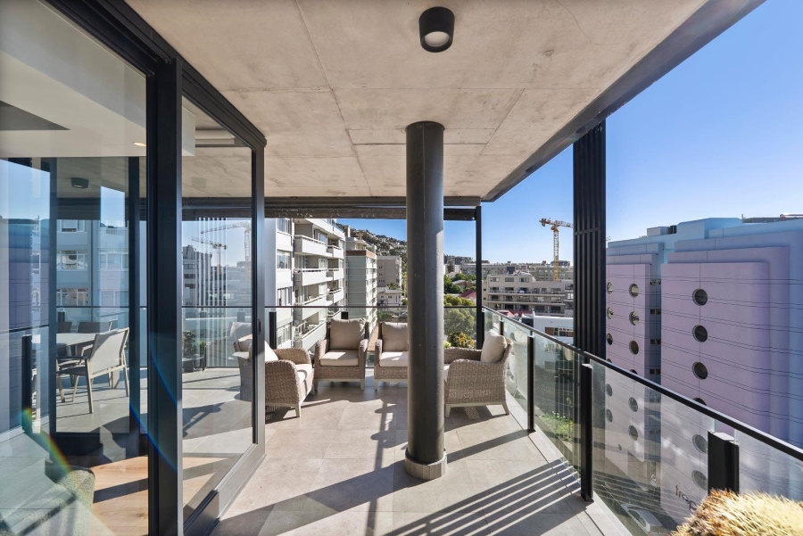 2 Bedroom Property for Sale in Sea Point Western Cape